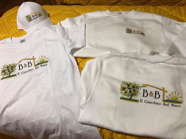 ⚈ Cappellini personalizzati ricamo 3d | Zippricami.com - Il 1° Ricamificio al dettaglio